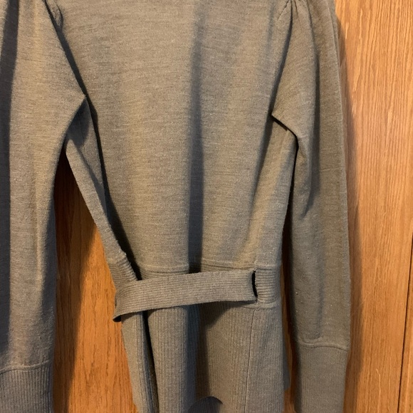 TH 100% wool cardigan wrap - Picture 6 of 12